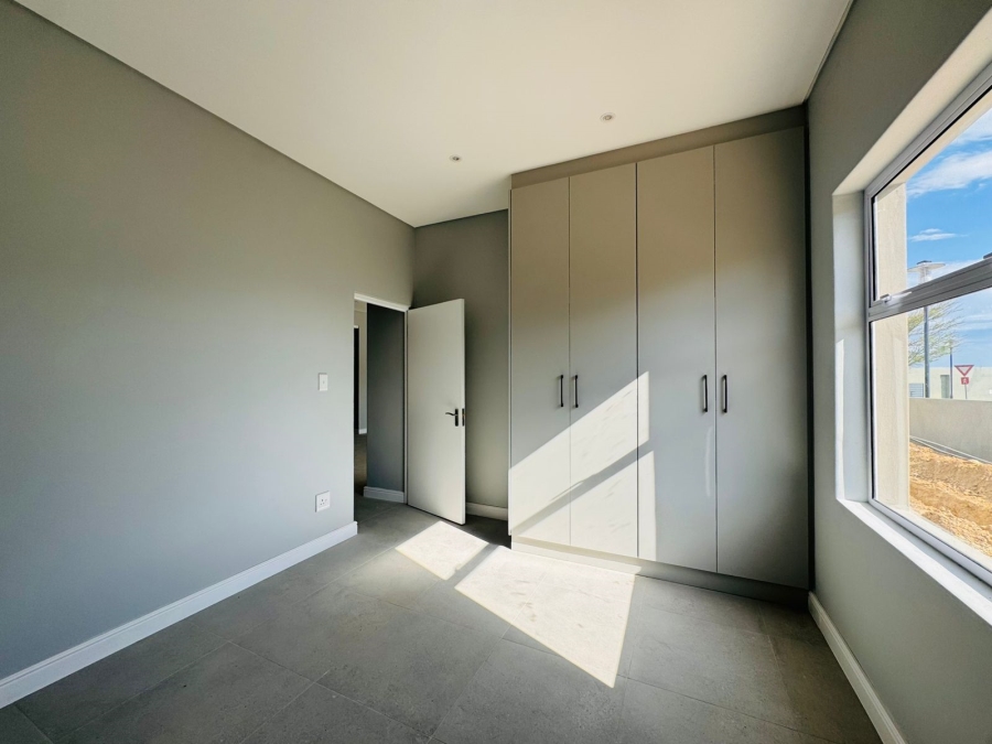To Let 3 Bedroom Property for Rent in Somerset Lakes Western Cape